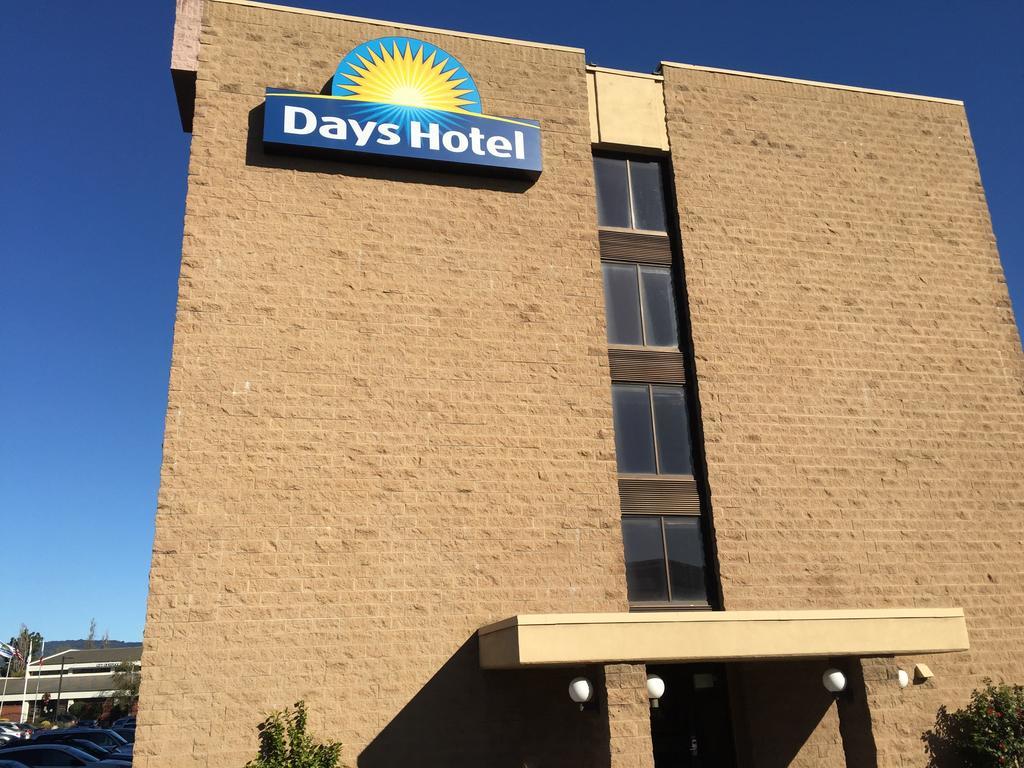 Days Hotel By Wyndham Oakland Airport-Coliseum Exterior photo
