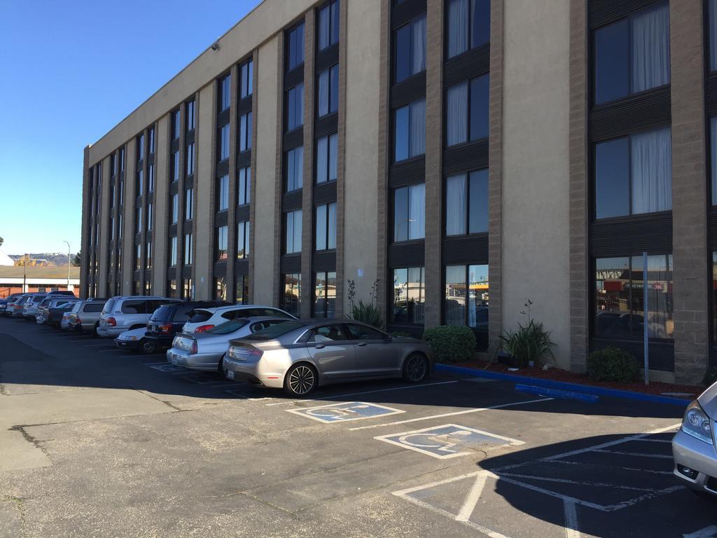 Days Hotel By Wyndham Oakland Airport-Coliseum Exterior photo