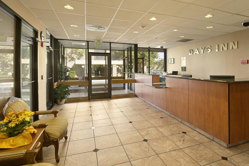 Days Hotel By Wyndham Oakland Airport-Coliseum Exterior photo