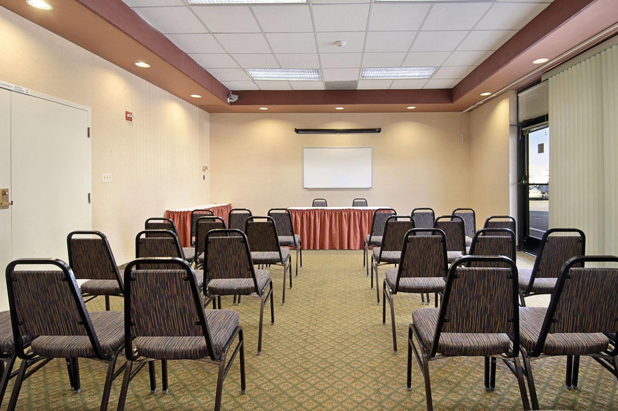 Days Hotel By Wyndham Oakland Airport-Coliseum Facilities photo