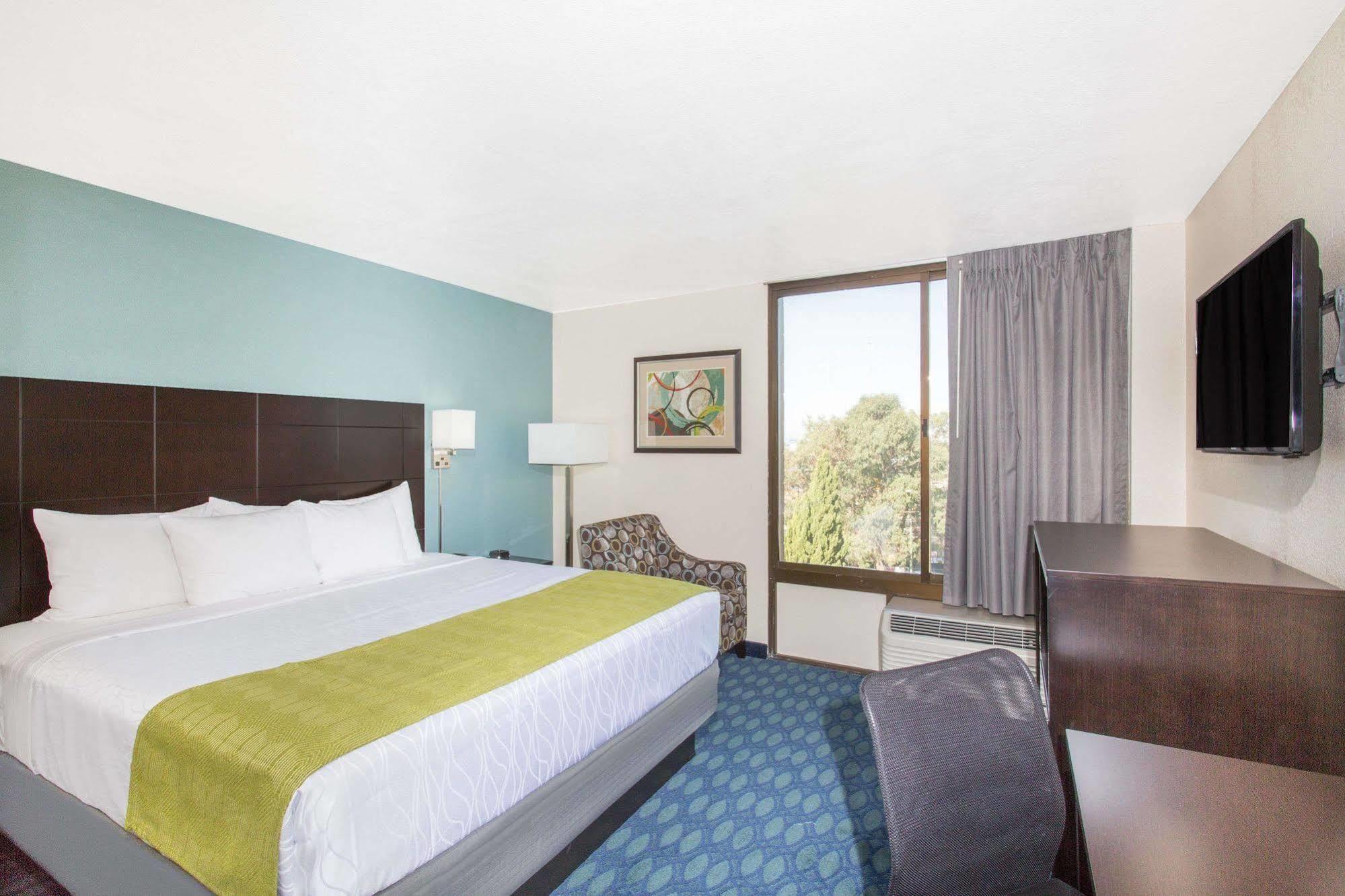 Days Hotel By Wyndham Oakland Airport-Coliseum Exterior photo